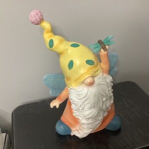 Gnome with dragonfly